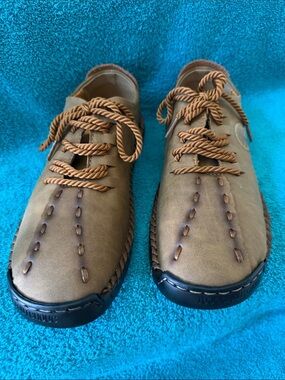 Men's Casual Tan Leather Moccasin Style Lace-Up ShoesVery Soft Leather